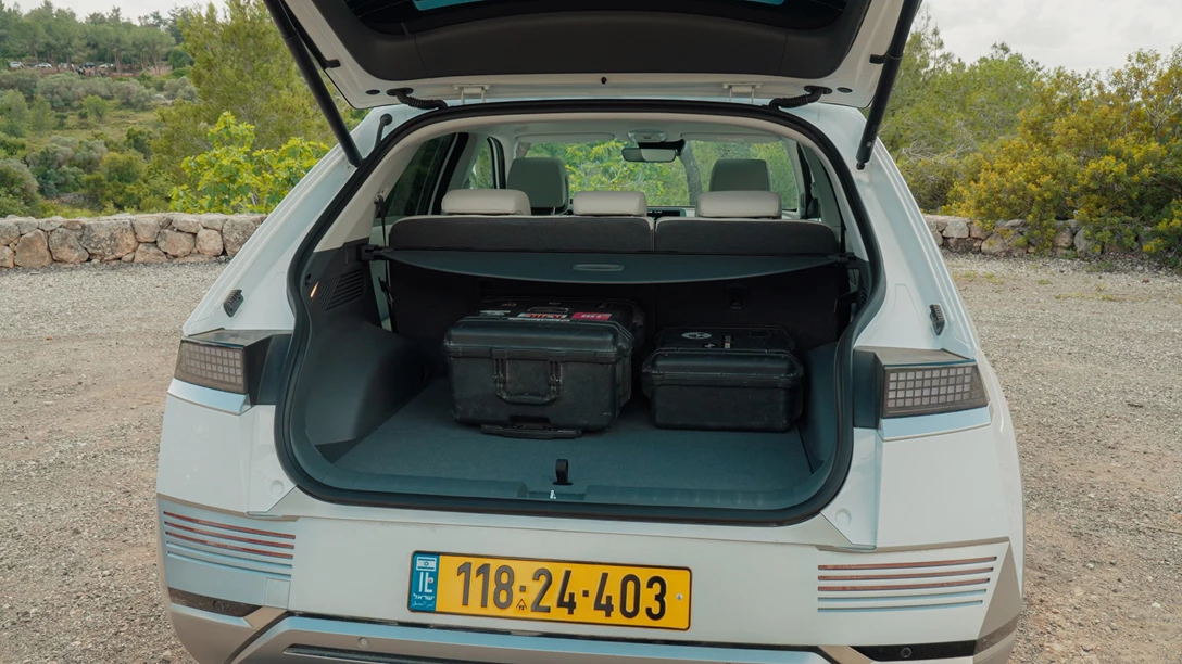 1681762-Hyundai IONIQ 5 vs Skoda Enyaq vs KIA EV6 vs TOYOTA BZ4X - 2023.01_31_19_03.Still163 copy.jpg