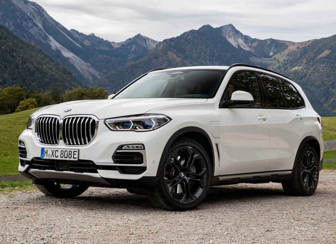 1643751-BMW-X5-2021-01.jpg