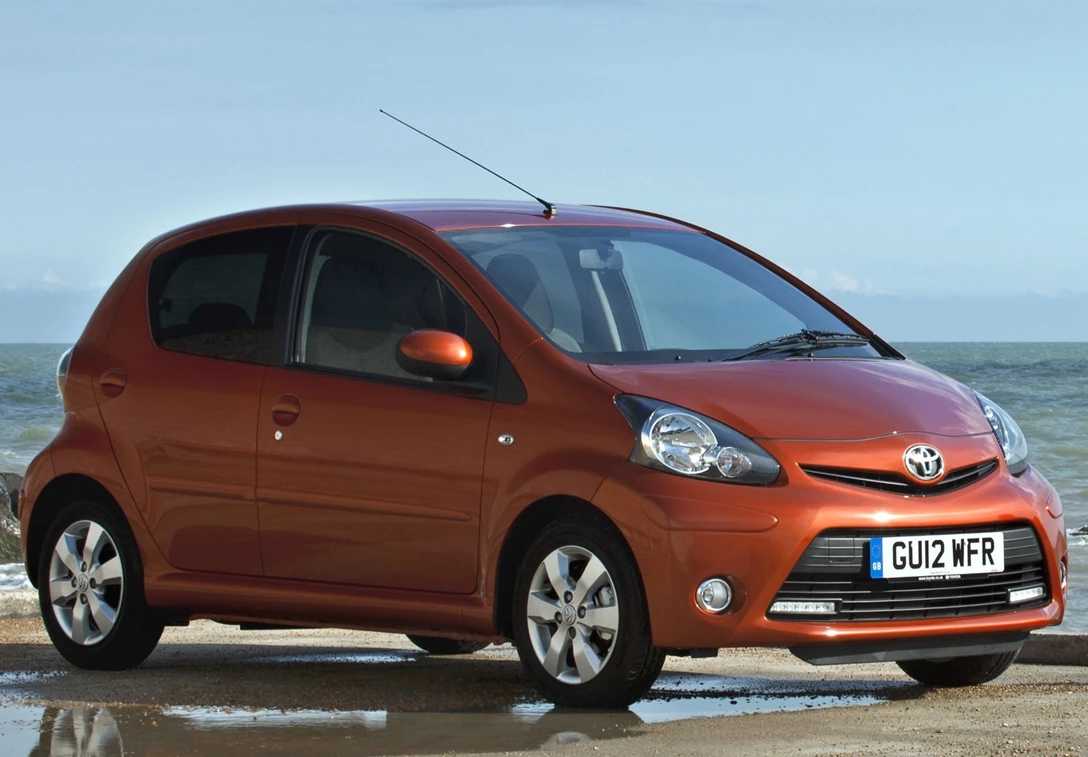 1648308-Toyota-Aygo-2013-02.jpg