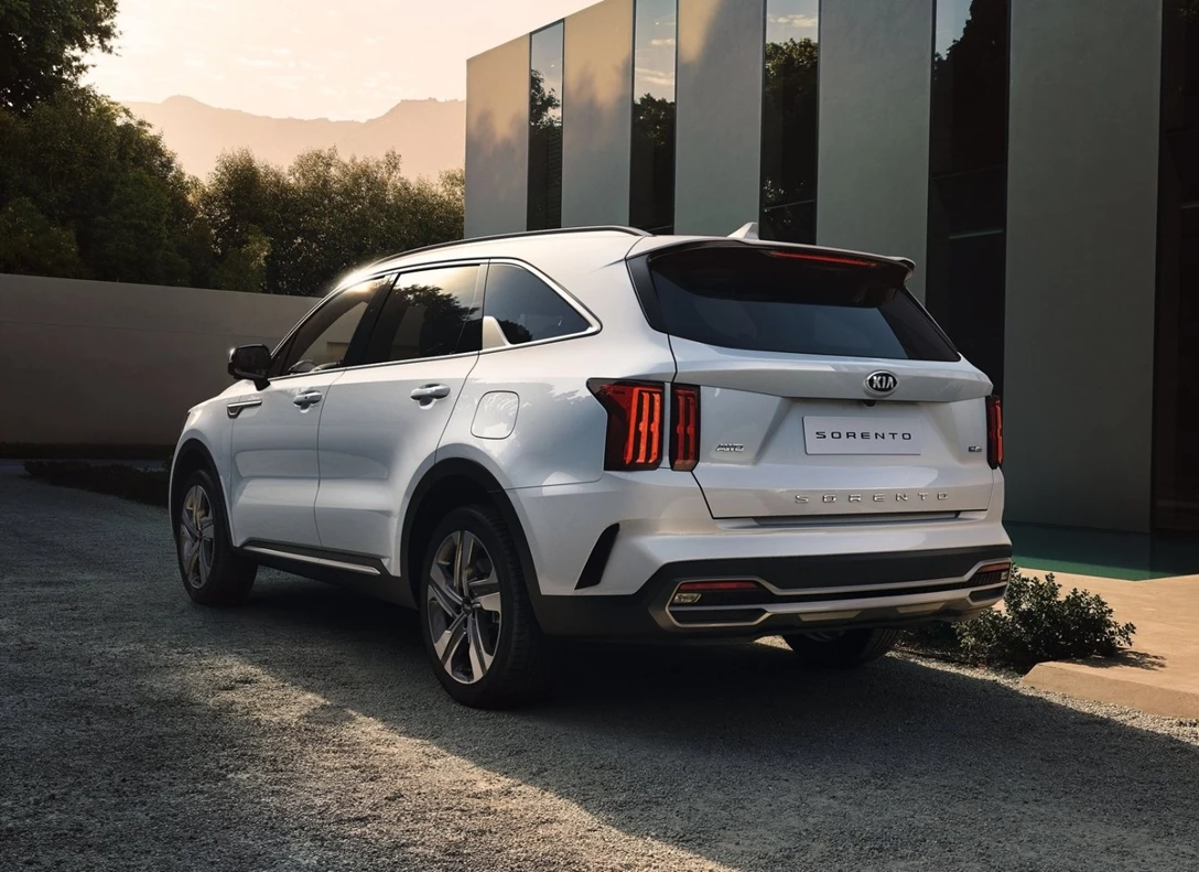 1651809-Kia-Sorento-2022-05.jpg