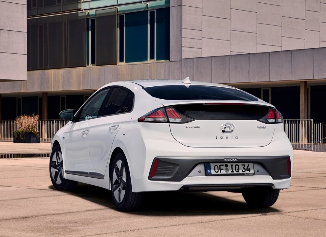 1652028-Hyundai-Ioniq-2022-03.jpg