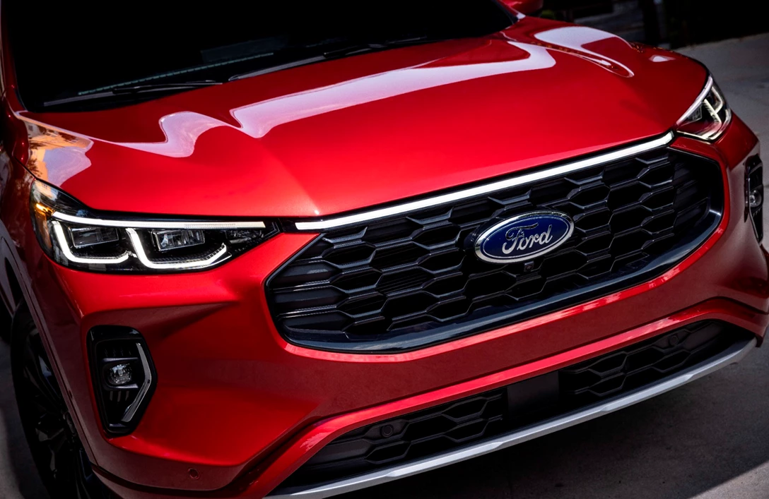 1670119-2023 Ford Escape ST-Line Elite_Rapid Red_08.jpg