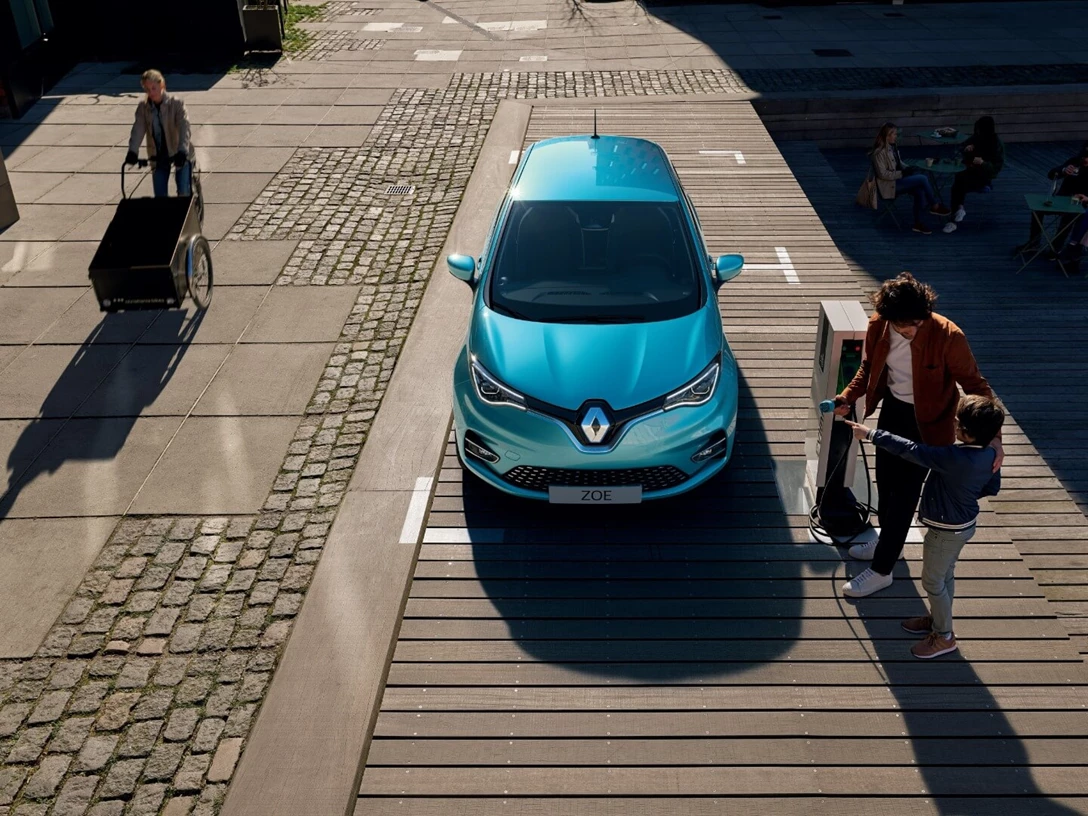 1618057-21227979_2019_-_New_Renault_ZOE.jpg