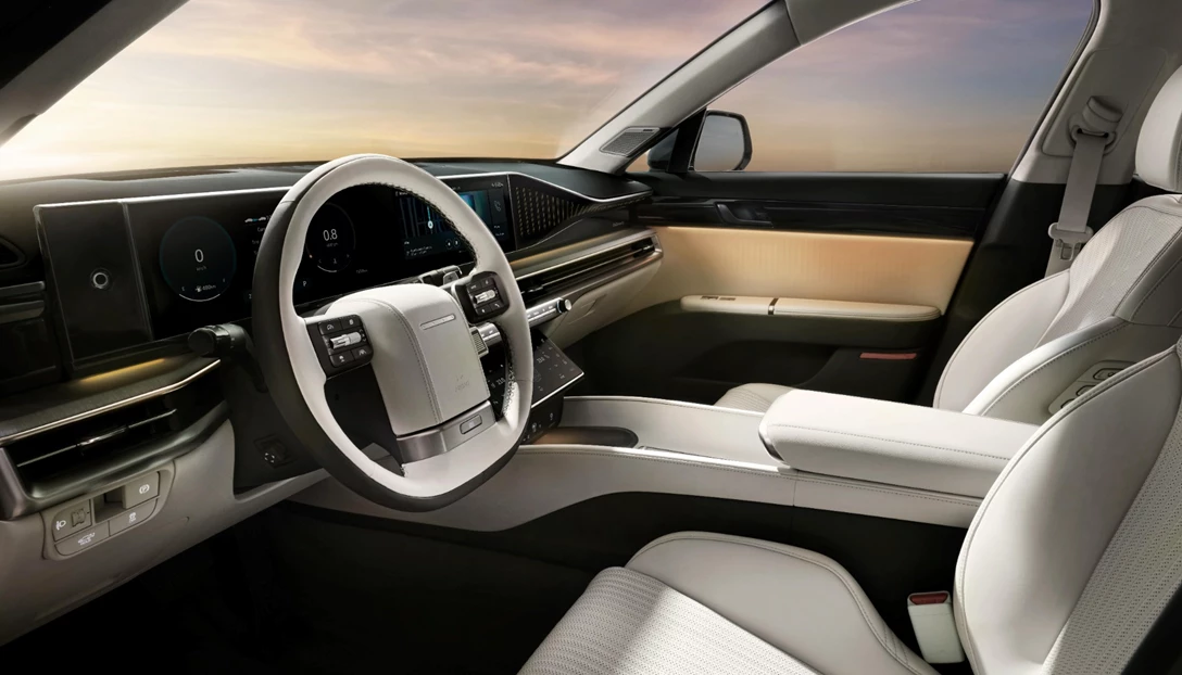 1671532-GN7_in_4 GLOBAL-min.jpg