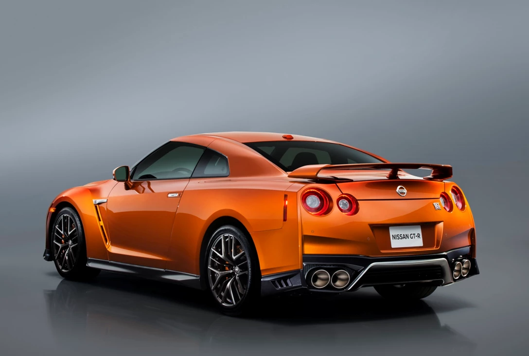 1582625-2017_nissan_gtr_29.jpg