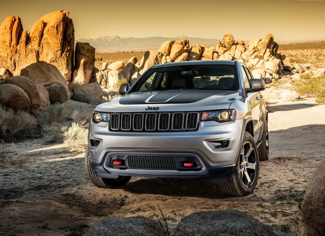 1658446-Jeep-Grand_Cherokee-2019-05.jpg