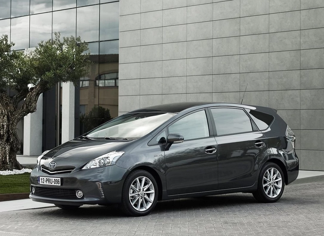 1657797-Toyota-Prius_Plus-2015-01.jpg