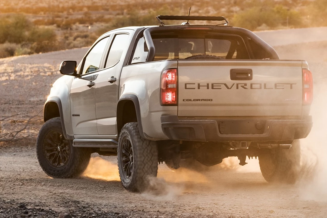 1638032-6-Chevrolet-Colorado_ZR2-2021-1600-03.jpg