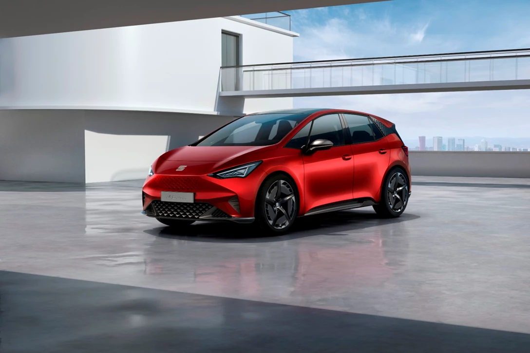 1613226-SEAT-el-Born-plugged-into-electric-mobility_01_HQ.jpg
