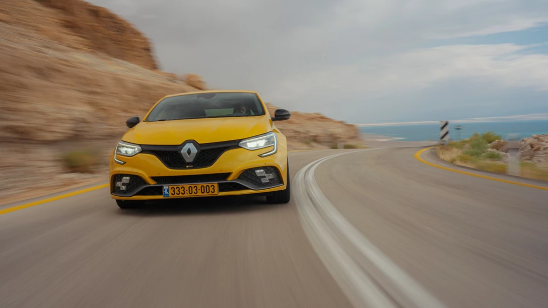 1696010-Renault Megane RS 2024.00_12_35_10.Still008-min.jpg