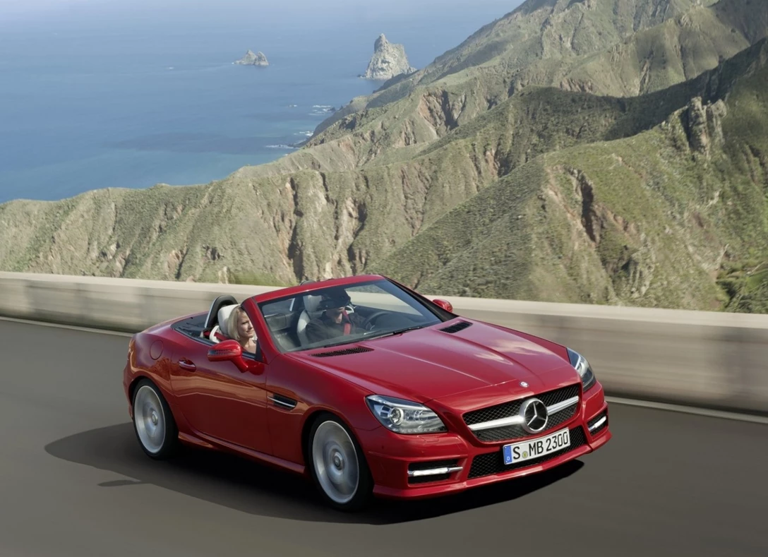 1605352-Mercedes-Benz-SLK-Class-2011-2016-02.jpg