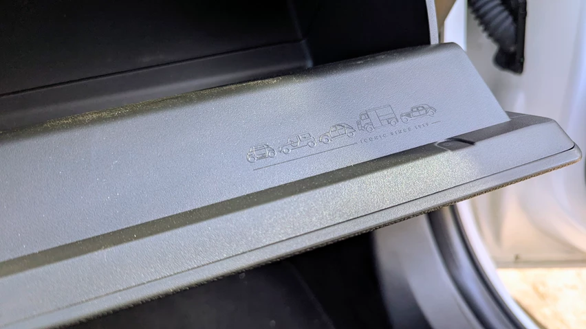 תא כפפות סיטרואן C3 איירקרוס