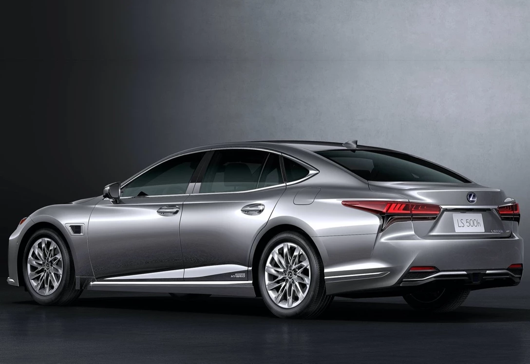 1633899-לקסוס LS 2021-06.jpg