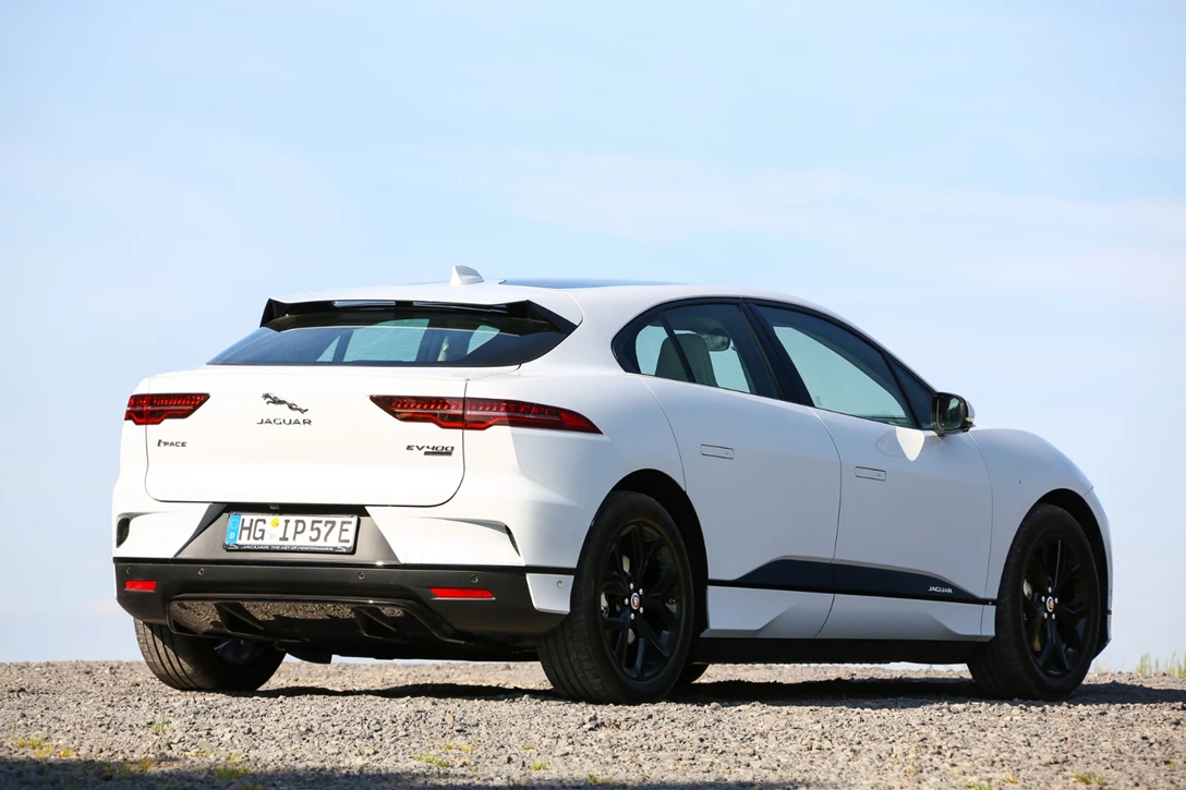 1603778-יגואר i פייס השקה עולמית (18).jpg