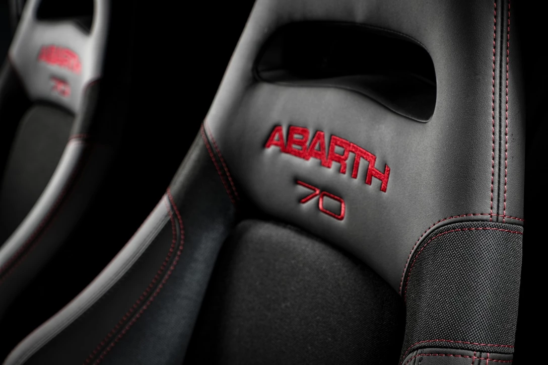 1612837-Abarth_595_esseesse_27.jpg