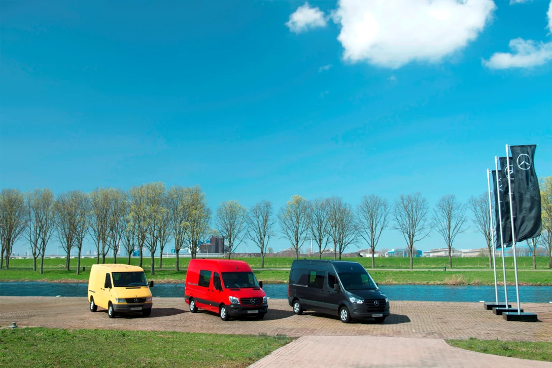 1671359-mercedes-sprinter-02.jpg