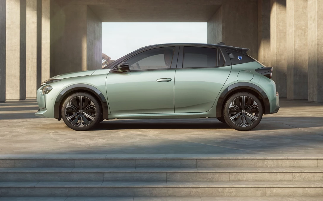 1697139-NewLanciaYpsilon (2)-min.jpg