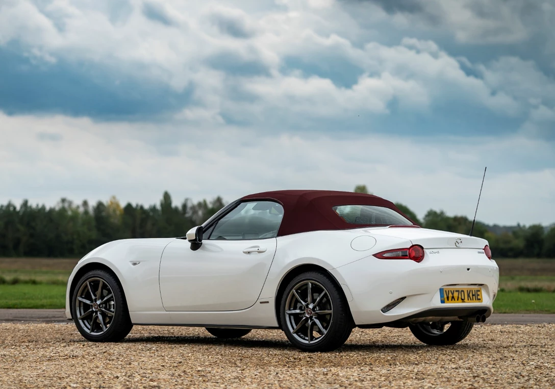 1675611-Mazda-MX5-2023-06.jpg