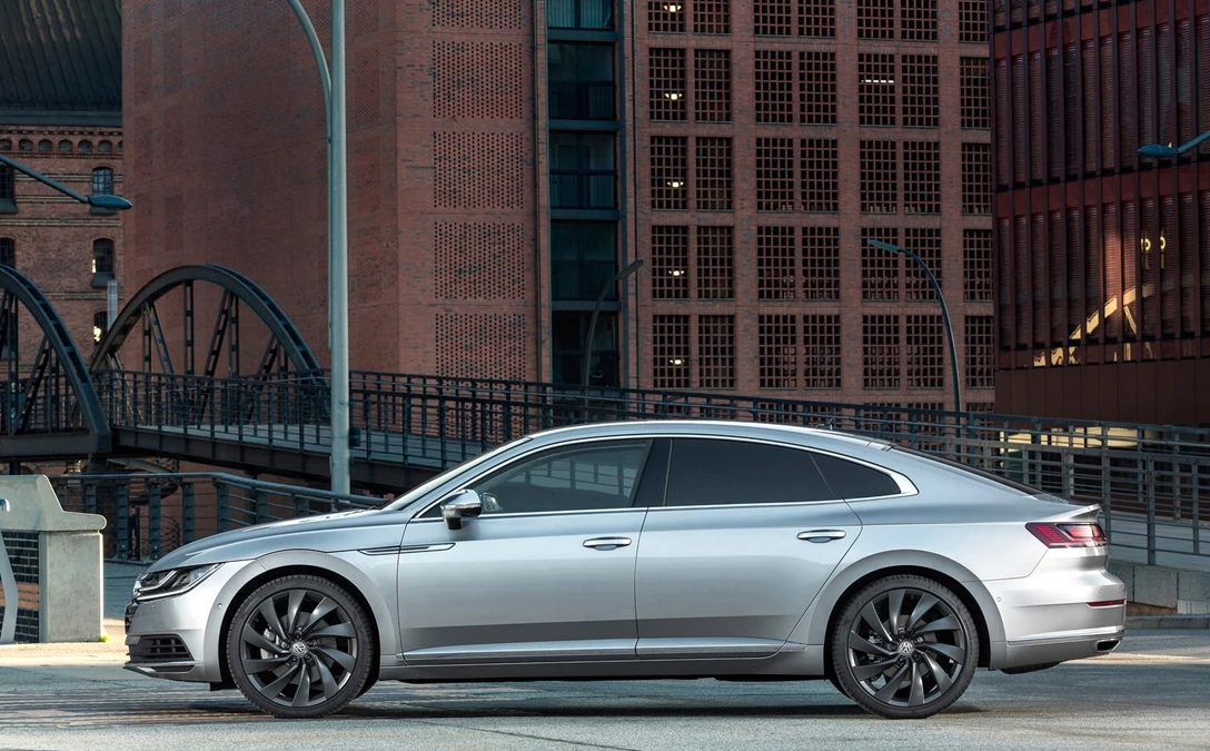 1594863-פולקסווגן ארטאון - מבחן דרכים (השקה) (4).jpg