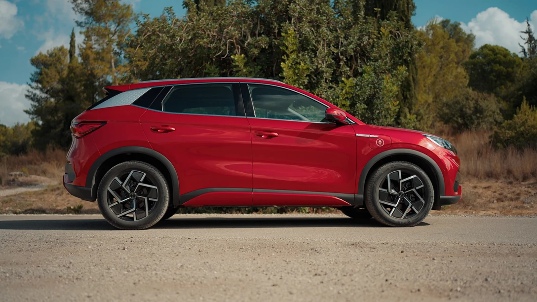 1672446-BYD ATTO 3.00_41_23_07.Still034 copy.jpg