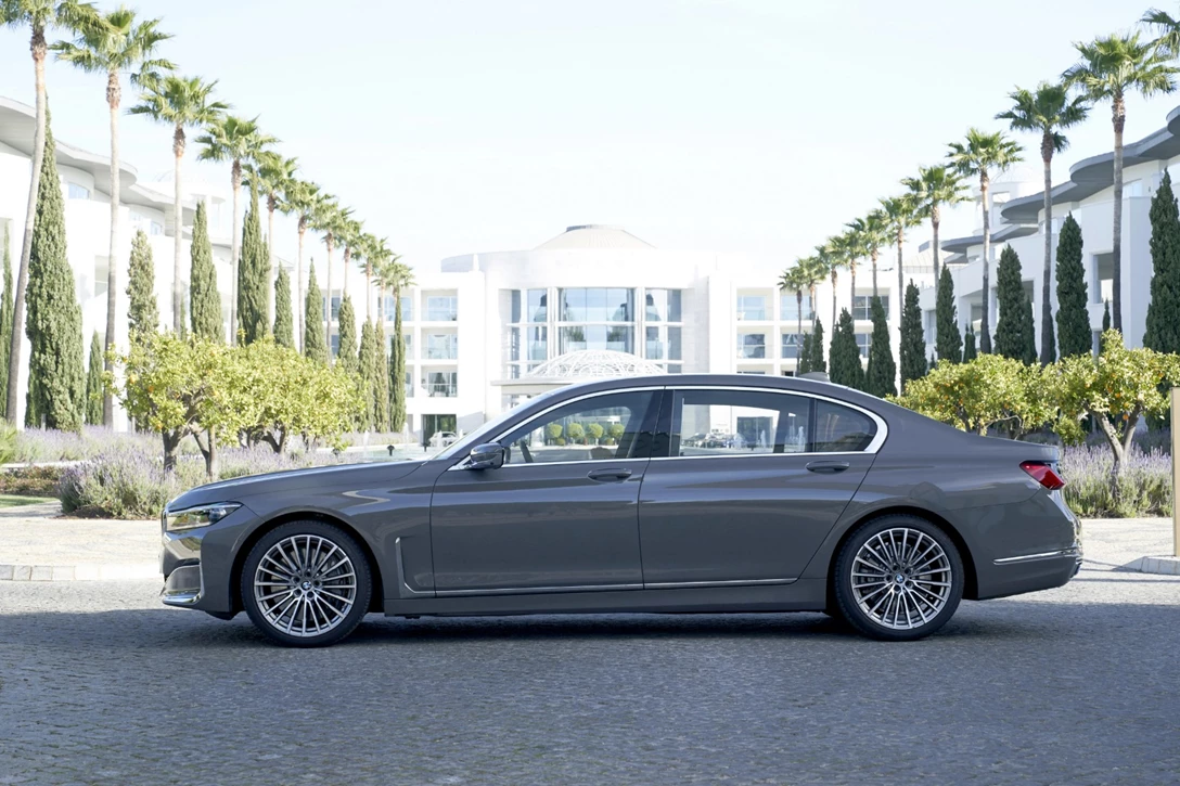 1614643-11-במוו סדרה 7 החדשה - מתיחת פנים (15).JPG