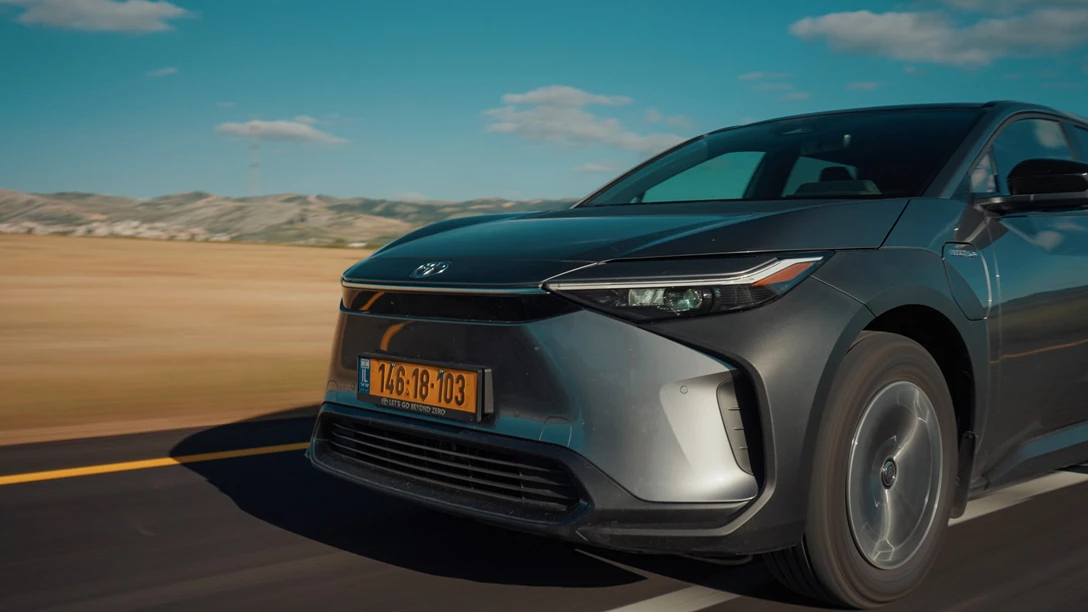 1681671-Hyundai IONIQ 5 vs Skoda Enyaq vs KIA EV6 vs TOYOTA BZ4X - 2023.02_40_19_24.Still237 copy.jpg