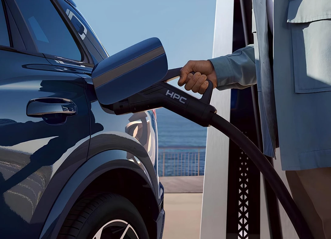 1705897-Audi-Q6_e-tron-2025 (16).jpg