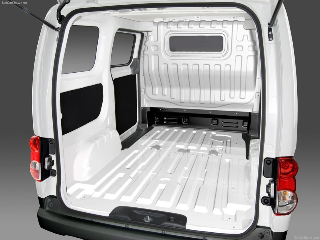 1588250-Nissan-NV200 6.jpg