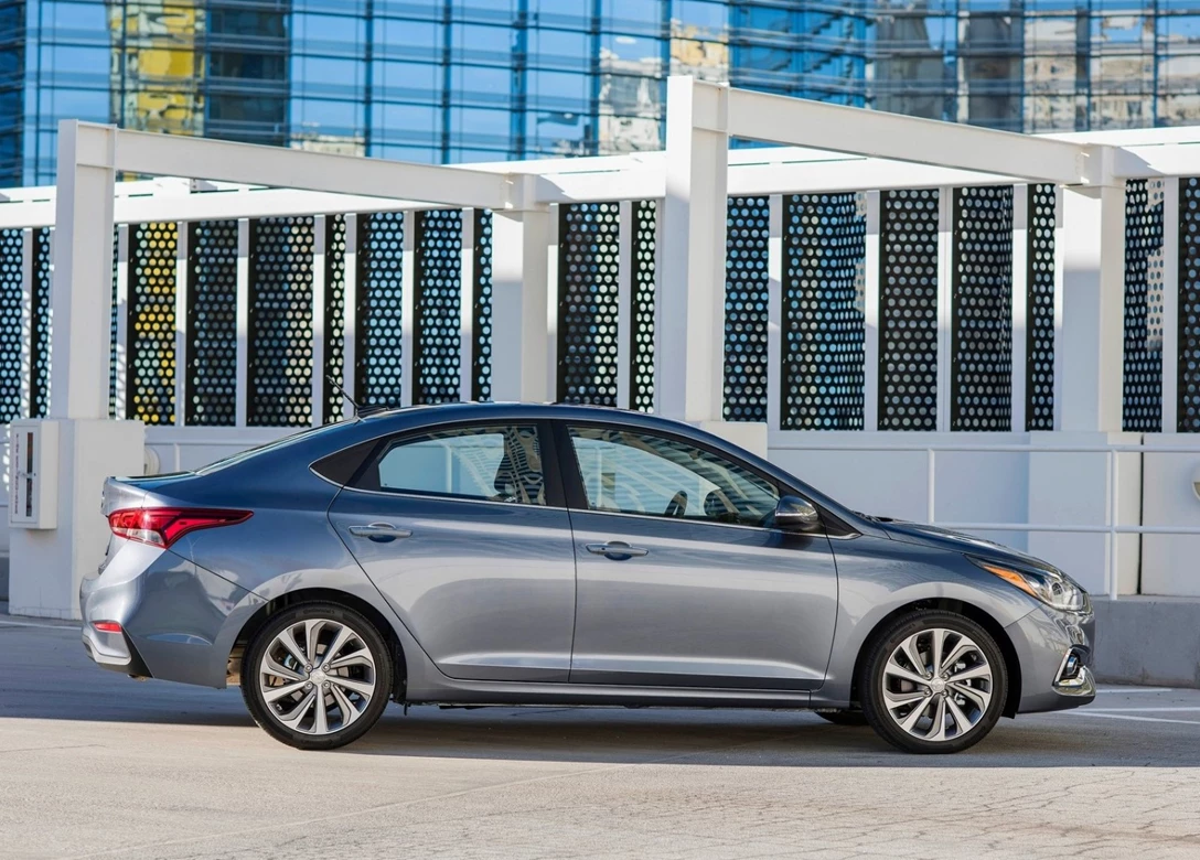 1655175-Hyundai-Accent-2018-1600-0c.jpg