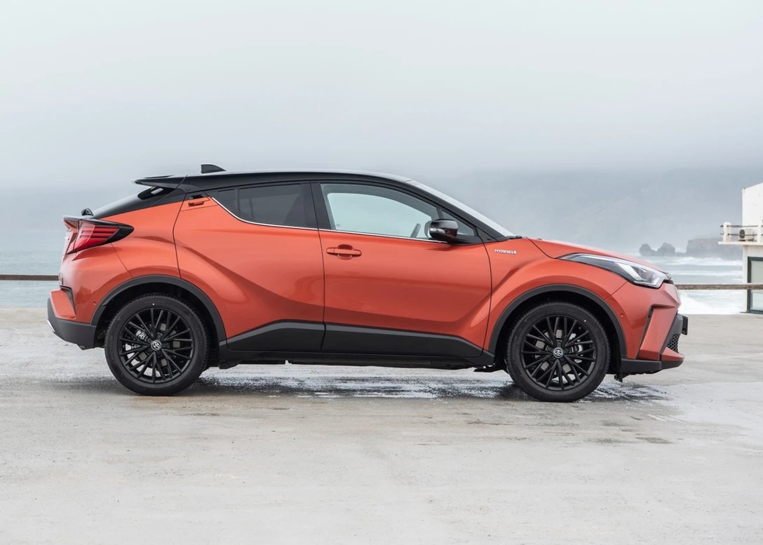 1638239-Toyota-C-HR-2021-06.jpg