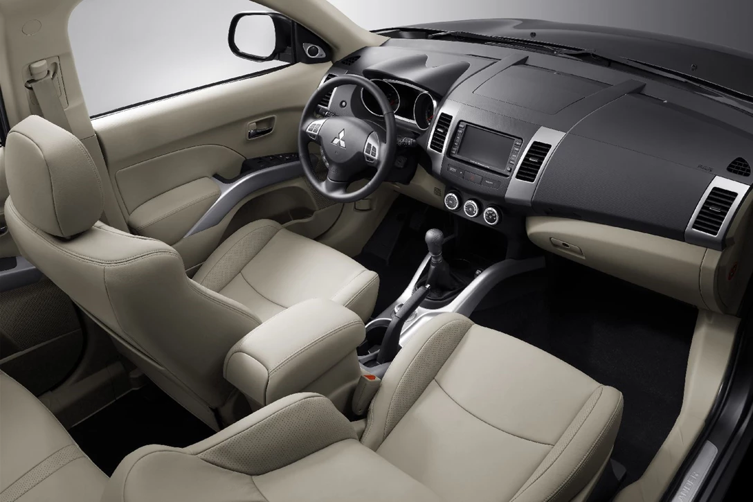 מיצובישי אאוטלנדר