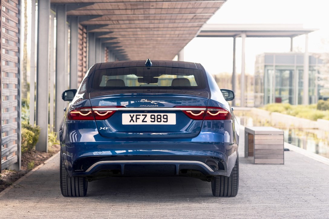 1635503-יגואר XF מתיחת פנים - 22.jpeg