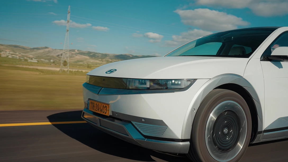 1681661-Hyundai IONIQ 5 vs Skoda Enyaq vs KIA EV6 vs TOYOTA BZ4X - 2023.02_28_41_01.Still226 copy.jpg