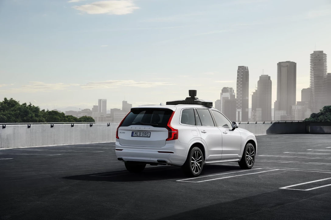 1617980-254707_Volvo_Cars_and_Uber_present_production_vehicle_ready_for_self-driving.jpg