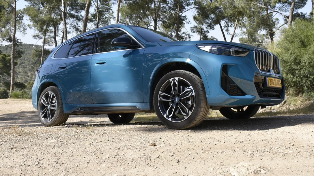 1682709-BMW_IX1_DSC0480-min.JPG