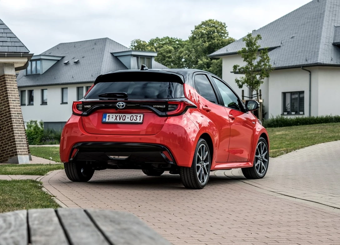 1634618-Toyota-Yaris-2020-05.jpg
