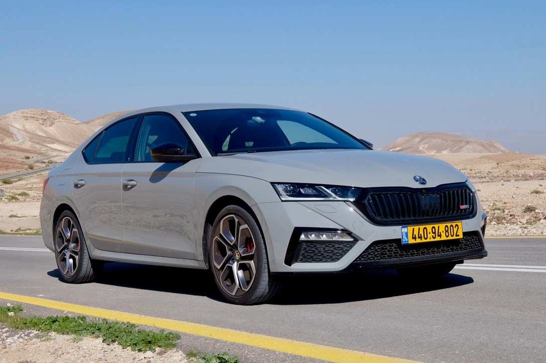 1639993-סקודה אוקטביה מבחן דרכים - 5.jpeg