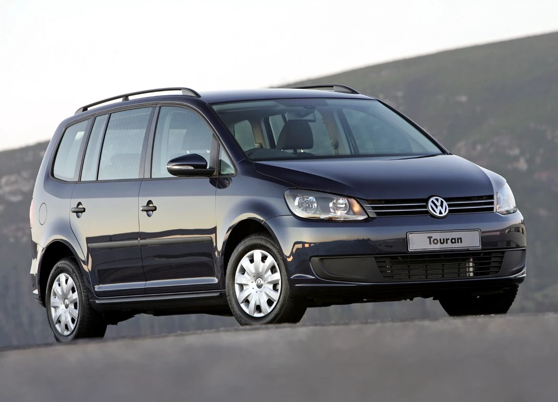 1690475-Volkswagen-Touran-2010-02.jpg