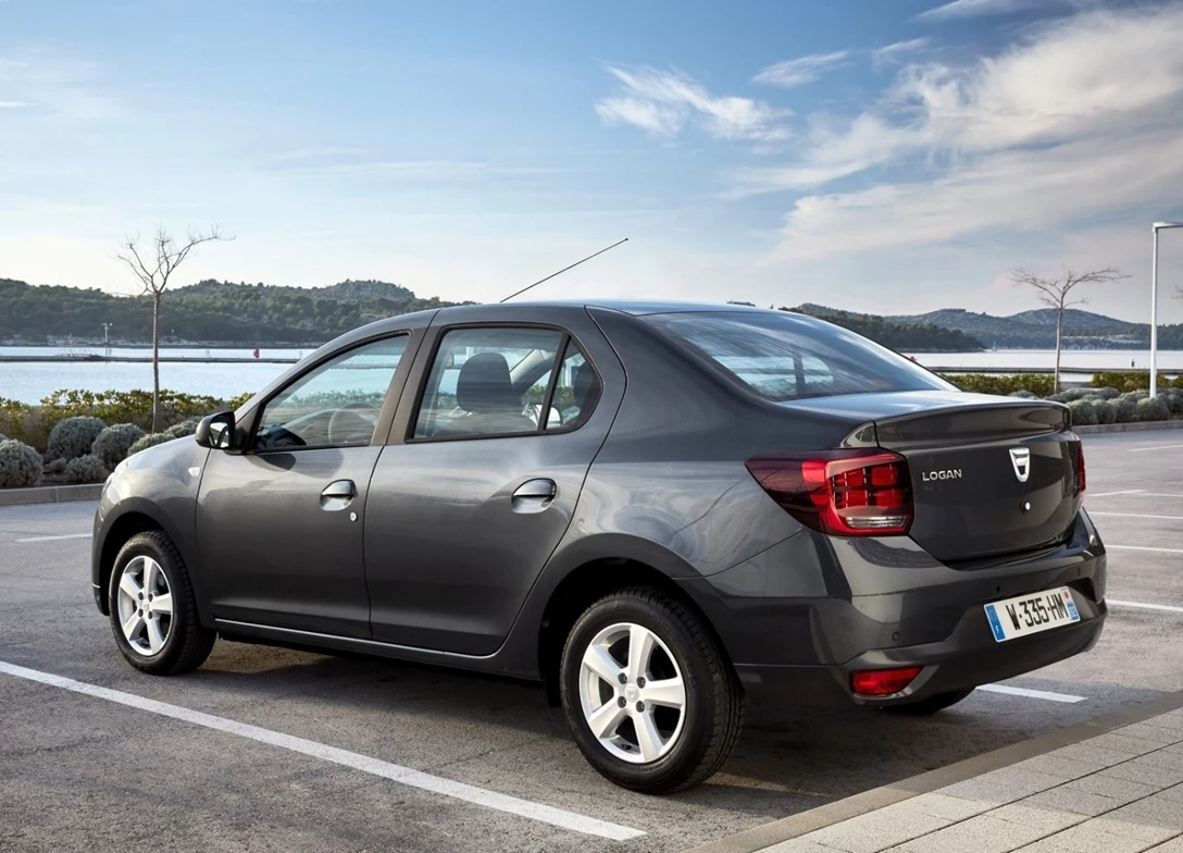 1666528-Dacia-Logan-2019-03.jpg