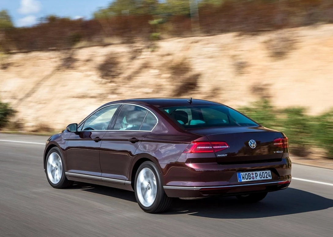 1666757-Volkswagen-Passat-2018-03.jpg