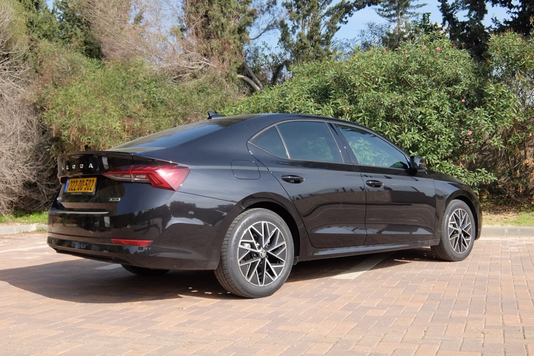 1637286-סקודה אוקטביה 1.0 ל' - 12.jpeg