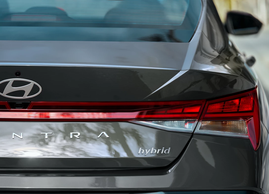 1693105-Hyundai-Elantra-Hybrid-2024-13.jpg