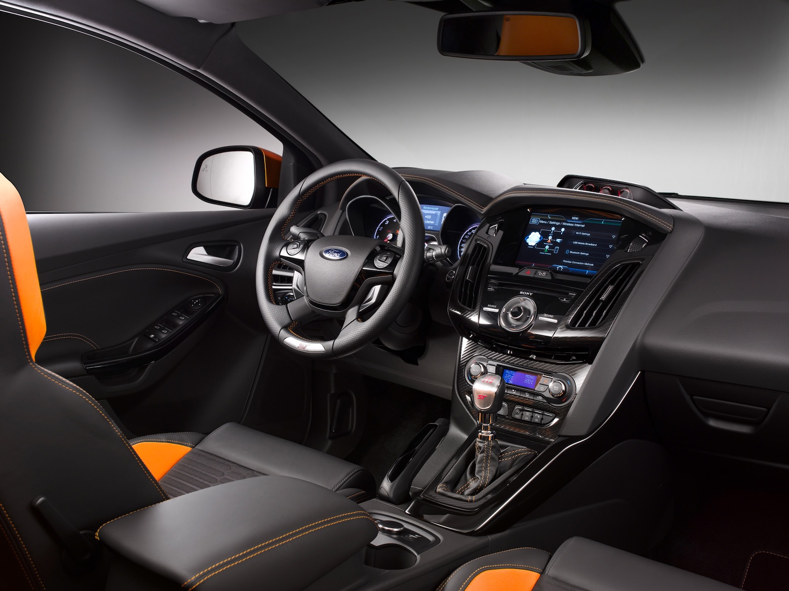 1575495_ford_focus_4.jpg