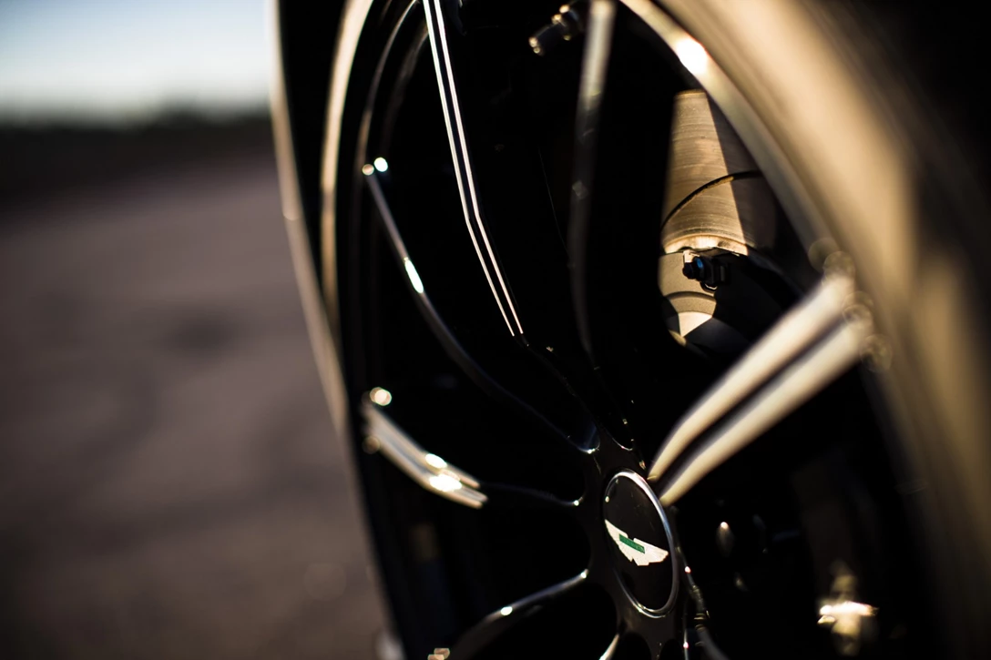 1599109-אסטון מרטין ואנטג מבחן דרכים השקה (7).jpg