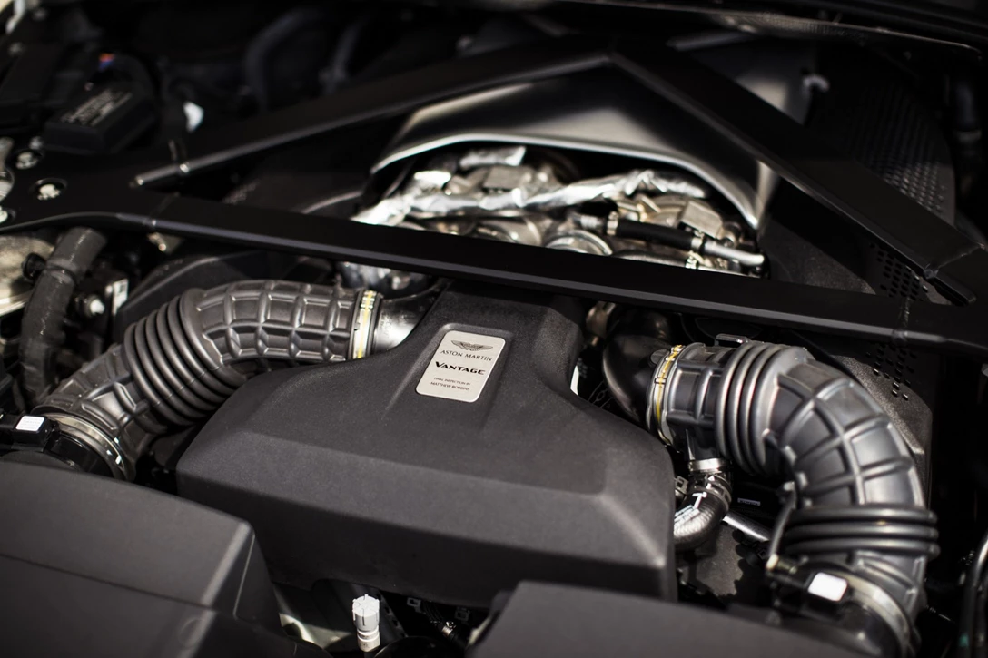 1599124-אסטון מרטין ואנטג מבחן דרכים השקה (19).jpg