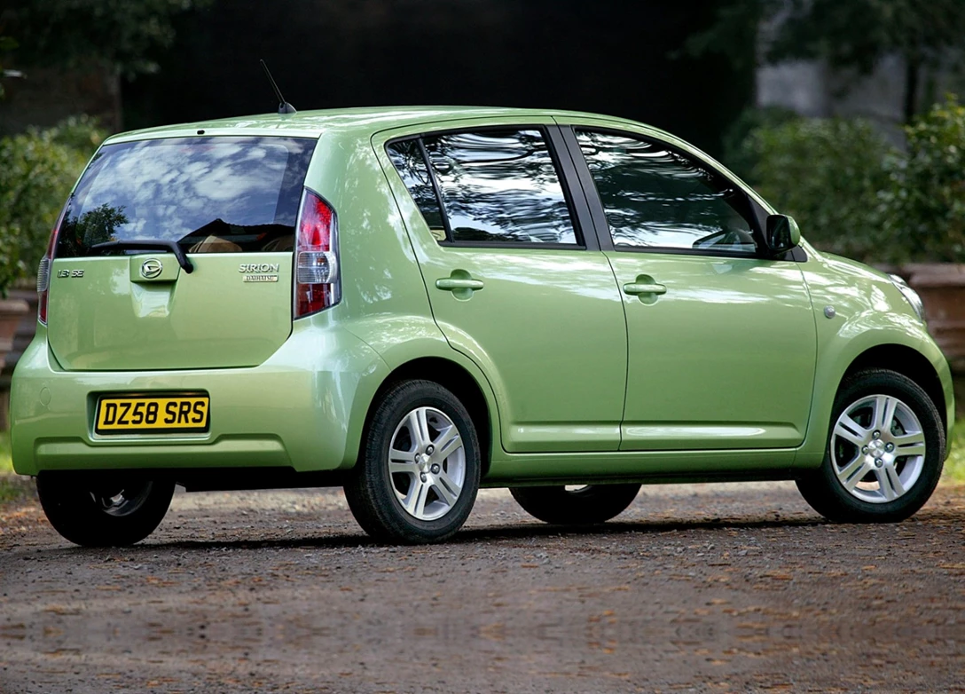 1670669-Daihatsu-Sirion-2011-03.jpg