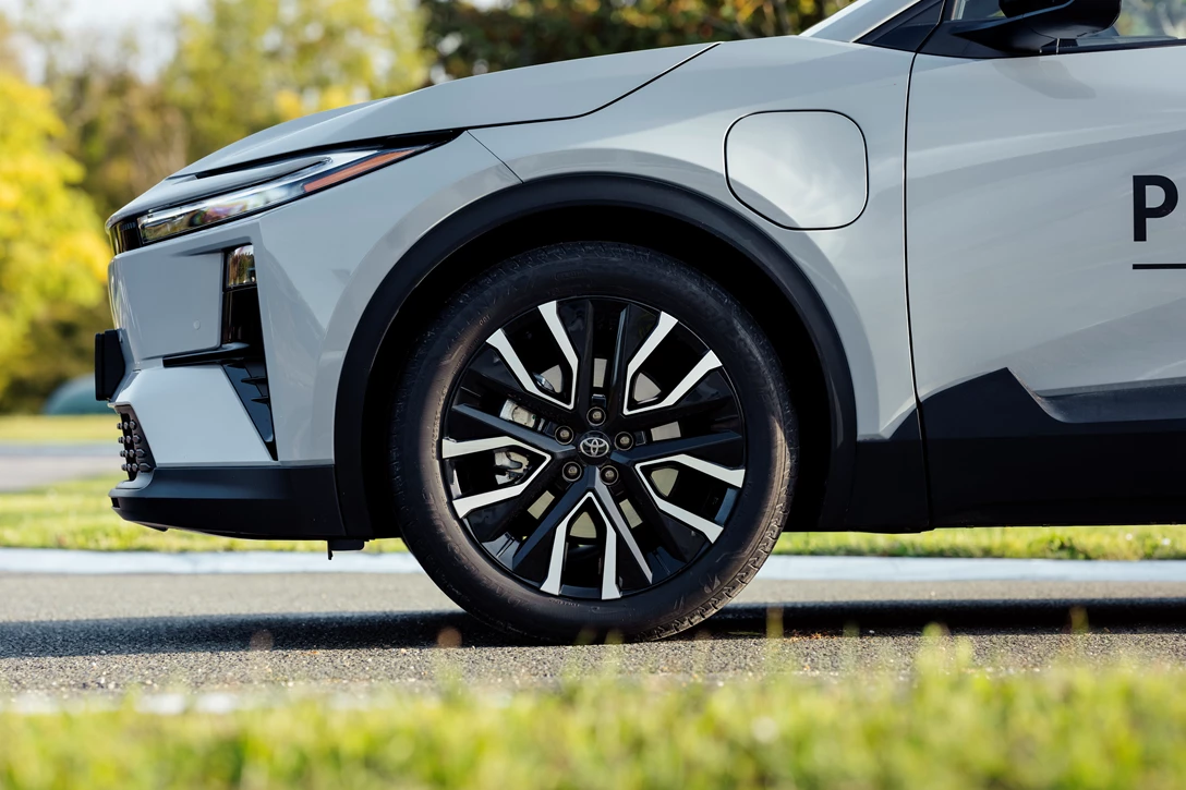 2026_CHR+_Mid+ Grade Cement Grey Monotone_Static_005.jpg