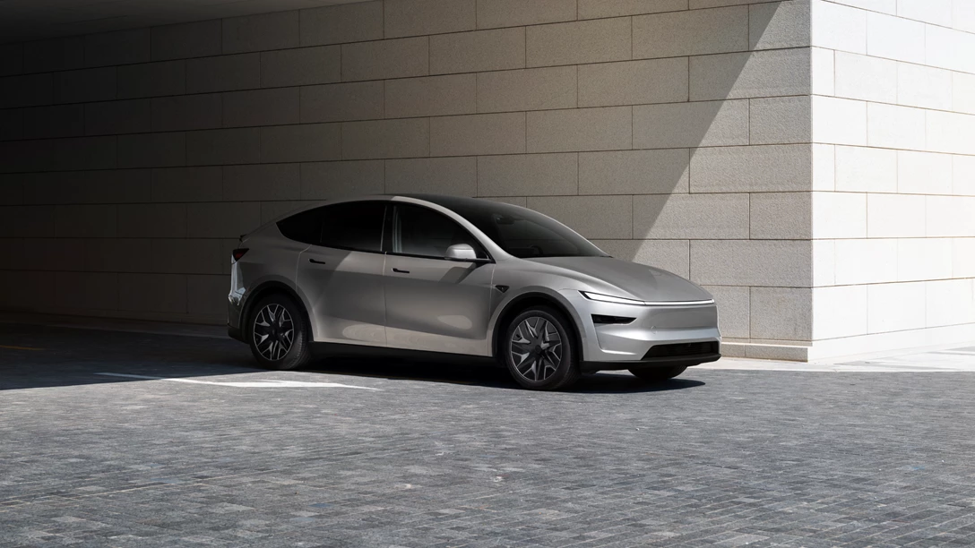 Tesla - Model Y L - 2.jpg