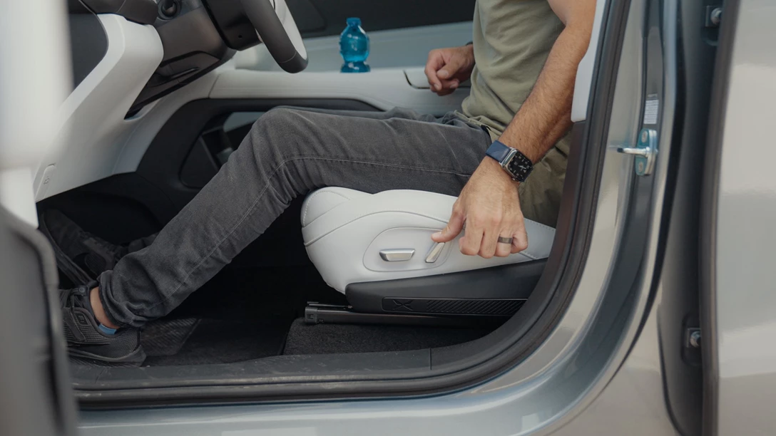 1701422-Xpeng G6 2024.00_35_55_20.Still064.jpg