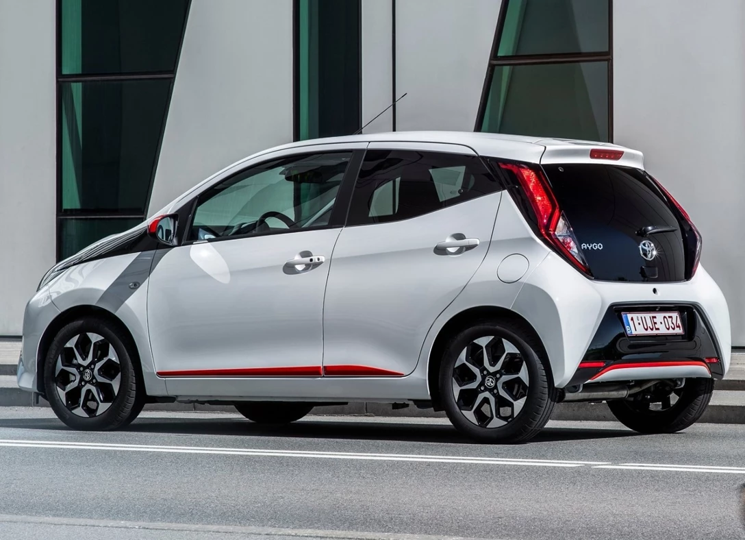 1648177-Toyota-Aygo-2019-03.jpg